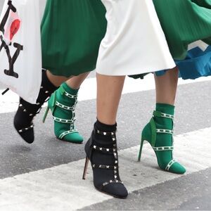 Valentino Garavani Rockstud Ankle Boots In Burgundy - Red - Garnet